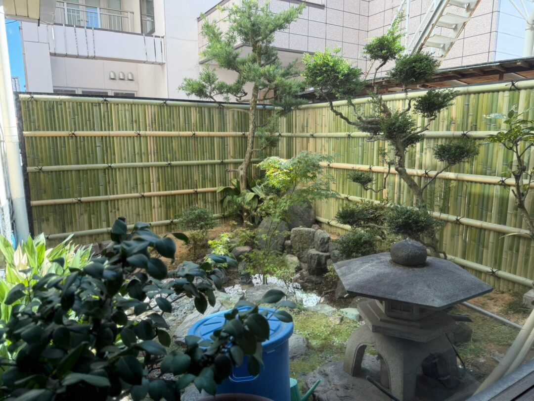W邸　青竹建仁寺垣/青竹枝折戸/晒竹玉袖垣